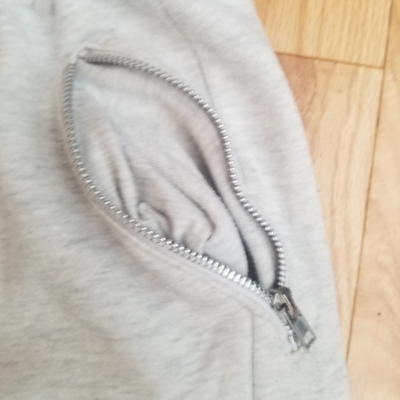 ZARA SHORTS SIZE SMALL IN WHITE GREY COLOUR - Picture 3 of 3